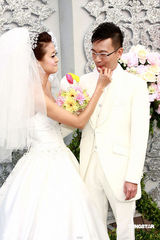 高清：陈国邦迎娶罗敏庄现场洒泪 众无线艺人道贺