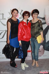 组图：阿Sa(蔡卓妍)望男友努力工作 自己可休息玩乐