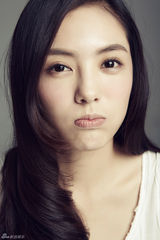 组图：蔡文静白裙写真 清新甜美笑容灿烂