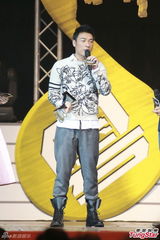 组图：容祖儿望房祖名振作 张智霖怕儿子碰毒品