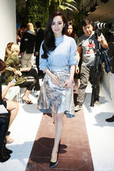 组图：杨幂复出首秀时装周 完美驾驭四大造型