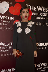 组图：吉克隽逸亮相上影节 影坛新面孔气场十足