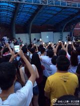 组图：大四男生求婚老师 毕业不带学妹带老师