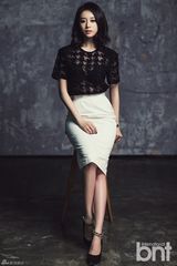 组图：T-ara智妍写真 紧身牛仔秀性感身材