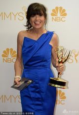 组图：盖尔-曼库索获得艾美奖喜剧类最佳导演