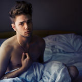 组图：多兰不哭！25岁天才帅哥导演闪耀戛纳