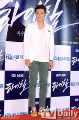 组图：金俊秀Sandara等助阵车胜元新作试映会