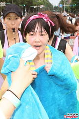 组图：小S张钧宁素颜马拉松 Selina脸红飙泪