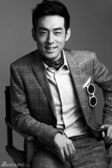 组图：演员刘欢黑白复古写真 演绎熟男绅士魅力