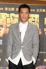 组图：古天乐歌手身份遭起底 调侃二十年不来台