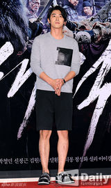 组图：《海盗》众星观影 SM艺人组团捧场