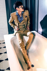 组图：郭京飞风格大片 复古前卫高冷范儿