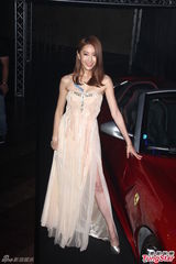 组图：隋棠挤沟露腿性感亮相 避谈婚事不心急