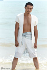 组图：杨奇鸣时尚写真大片魅力无限