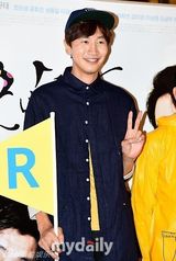 组图：《是爱情》赵寅成戴李光洙面具搞笑登场