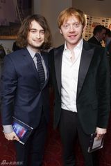 组图：哈利波特们演舞台剧 尺度都不算事儿