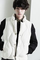 组图：韩星郑俊英拍写真 眼神犀利时尚帅气