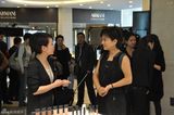 组图：李玲玉优雅代言化妆品 分享保养心得
