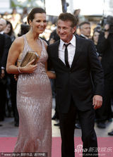 高清组图：《为父寻仇》首映西恩-潘摆酷 格温助阵