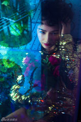 组图：瞿颖全新时尚大片出炉 演绎烈焰红唇