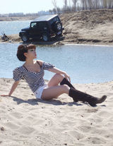 高清组图：戴雪儿写真穿制服玩捆绑 凸显丰胸