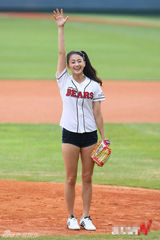 策划：怪物尤物萌宠物 盘点韩棒球赛各色开球人