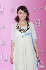 组图：群星为慈善献唱 林峰风沙磨皮关心妍上围缩水