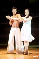 组图：谢婷婷笑称要有多个丈夫 不怕安志杰吃醋