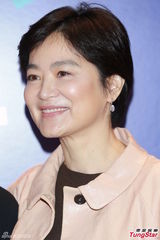 组图：林青霞现身支持继女 与生母张天爱同场