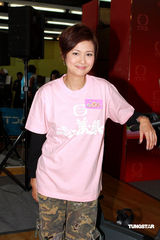 幻灯图：苗侨伟张可颐等宣传无线新剧大玩游戏