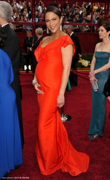 高清组图：第82届奥斯卡红毯 宝拉-巴顿孕味十足