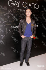 幻灯图集：李笼怡李思捷出席活动 尽显时尚风采 