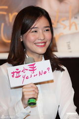 组图：泰国偶像宣传同志电影 Aom甜美外型Tina酷帅