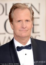 组图：金球奖红毯男星潇洒比帅 简单展魅力