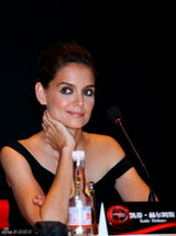 组图：阿汤嫂小黑裙亮相京城 期待与张艺谋合作