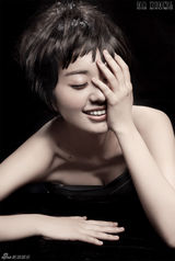 组图：孙耀琦中性写真 俏皮短发干练率真