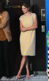 组图：《再见我的皇后》柏林亮相 戴安-克鲁格优雅