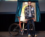 组图：《破风》发布会 彭于晏阮经天基情赛单车