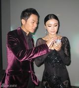 组图：李晨大秀昂贵珠宝 海马胸针闪耀全场