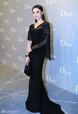 组图：张曼玉章子怡那英寒冬竞艳低调奢华