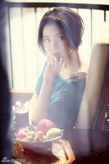 组图：车晓登《新旅行》封面展异域风情