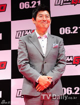 组图：高贤贞等牵手为新片《Miss GO》造势