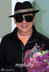 组图：成龙访韩宣传新片《十二生肖》