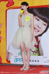 组图：童音豆豆中秋赴港 分享英国伦敦之行