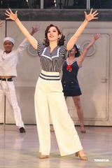 组图：许慧欣参演百老汇音乐剧 变性感歌姬突破自我