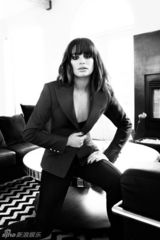 组图：丽娅-米雪儿性感照 难忘去世男友望新生