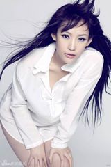 幻灯图：徐黛妮最简单写真 不失潇洒大方