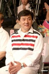 组图：200明星高歌《北京祝福你》 成龙坐镇指挥