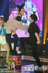 组图：EXO与FT等录节目 SISTAR孝琳惹火