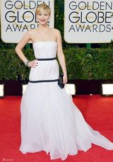 组图：“魔形女”詹妮弗劳伦斯:天生丽质何弃治